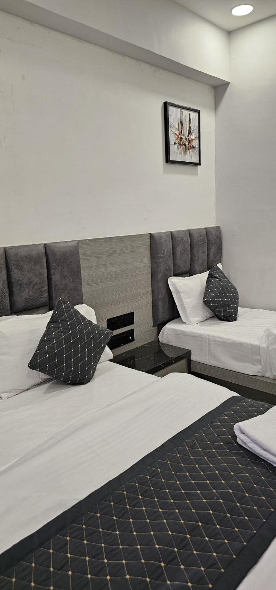 Hotel Allen Αχμπανταμπάντ Εξωτερικό φωτογραφία