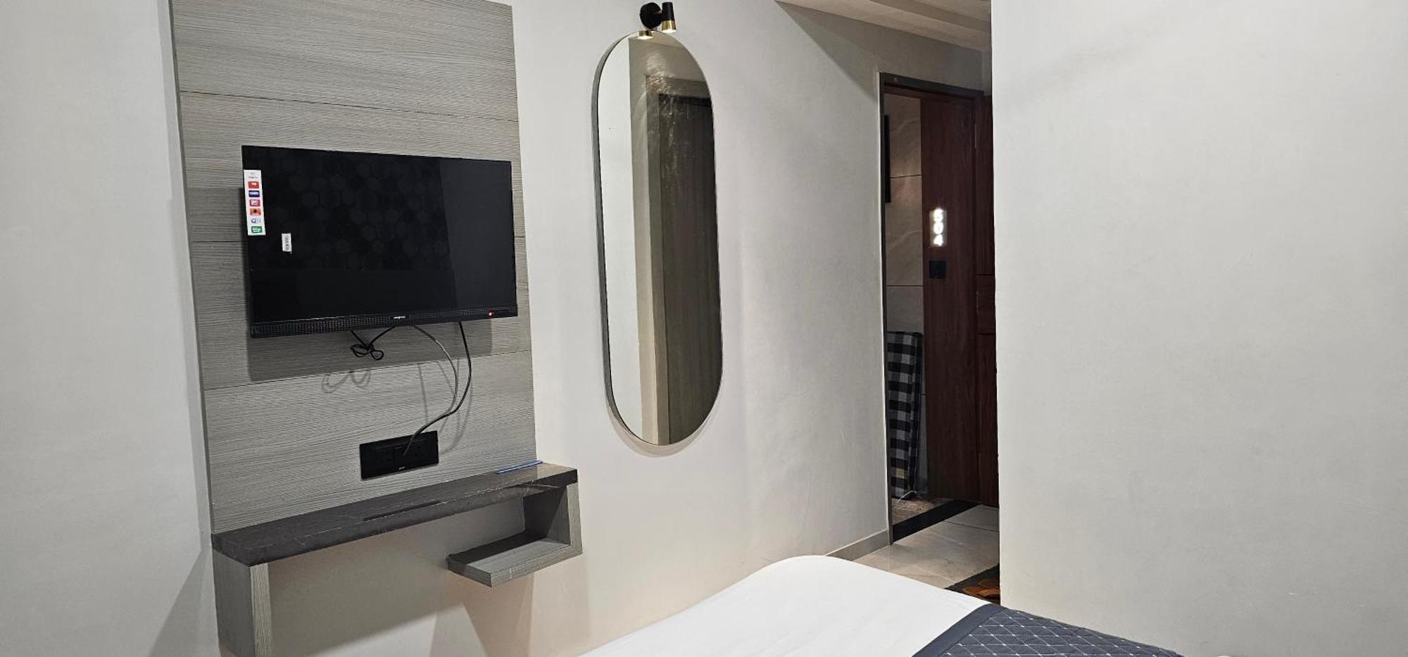 Hotel Allen Αχμπανταμπάντ Εξωτερικό φωτογραφία